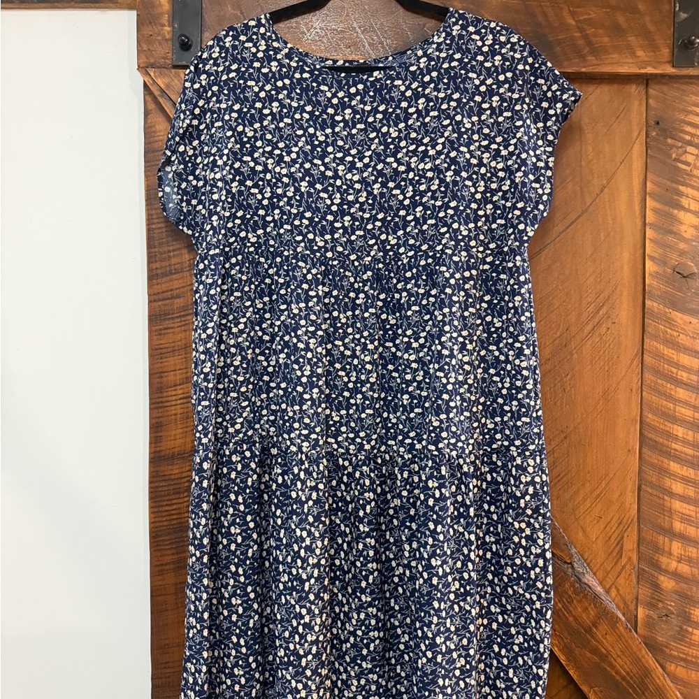 Elegant Navy Floral Midi Dress